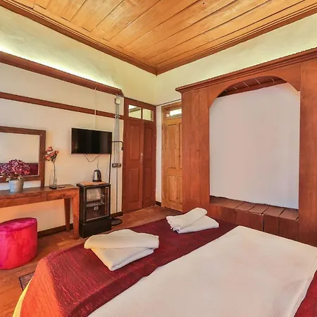 Centrally Located Studio Flat In Appartamento